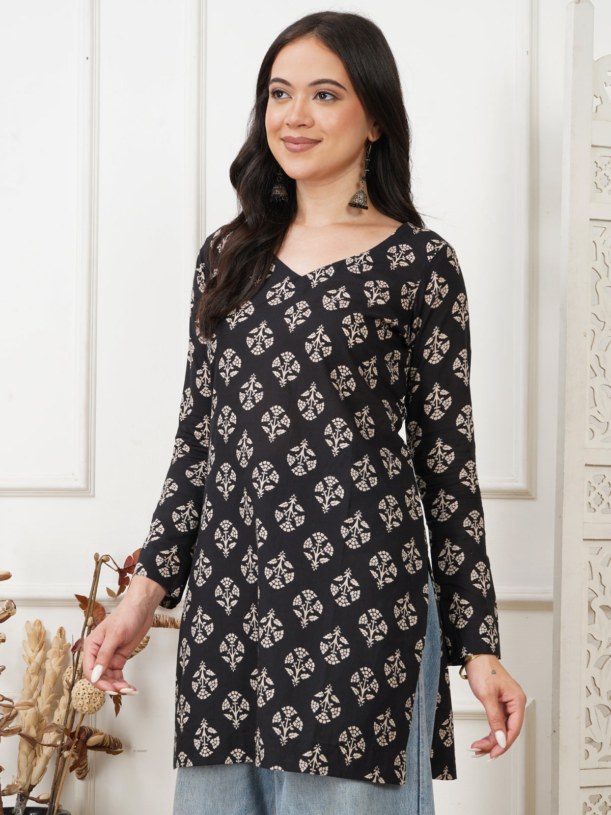 Kissa Black Handblock Short Kurti