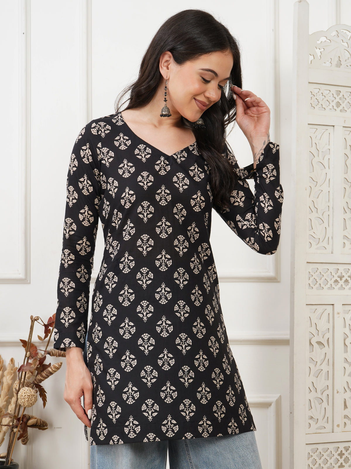 Kissa Black Handblock Short Kurti