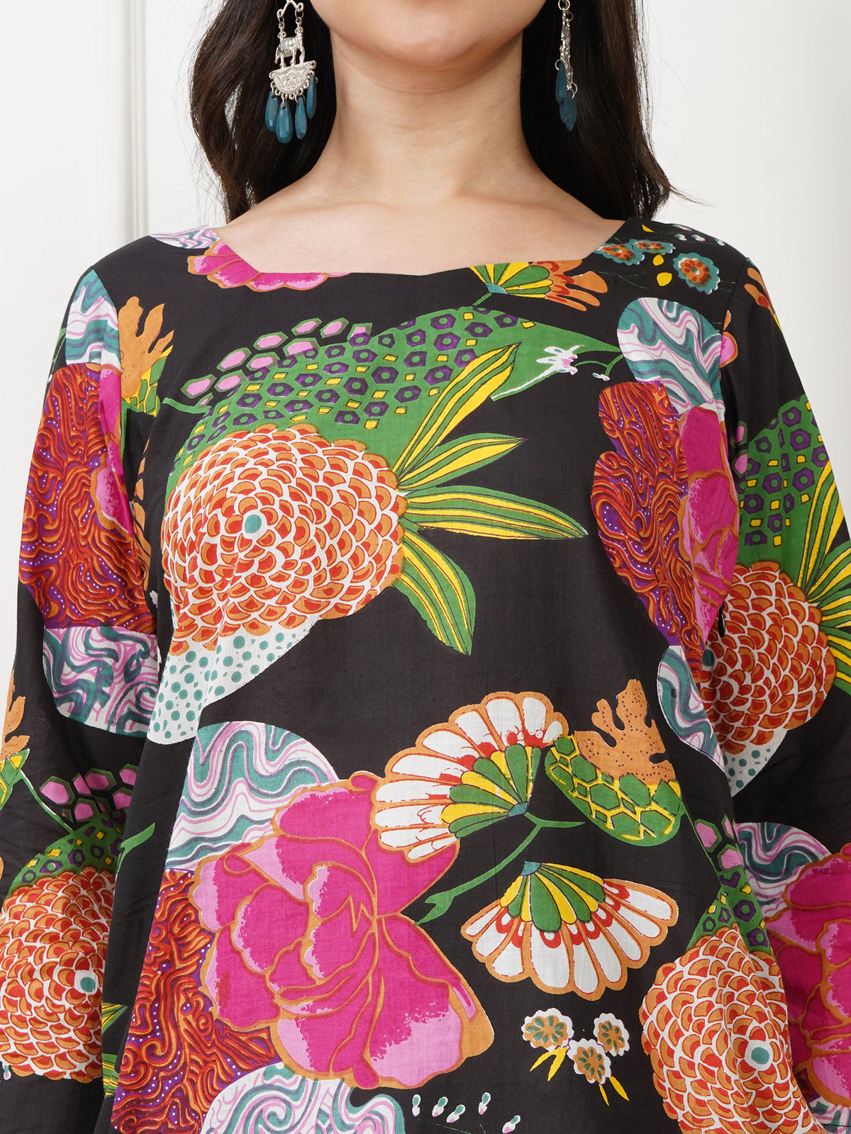 Lina Screen Printed Black Cotton Short Kurti